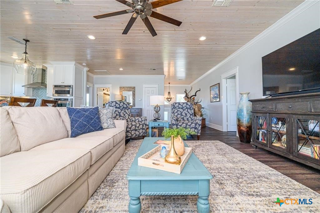 410 Captains Cove
