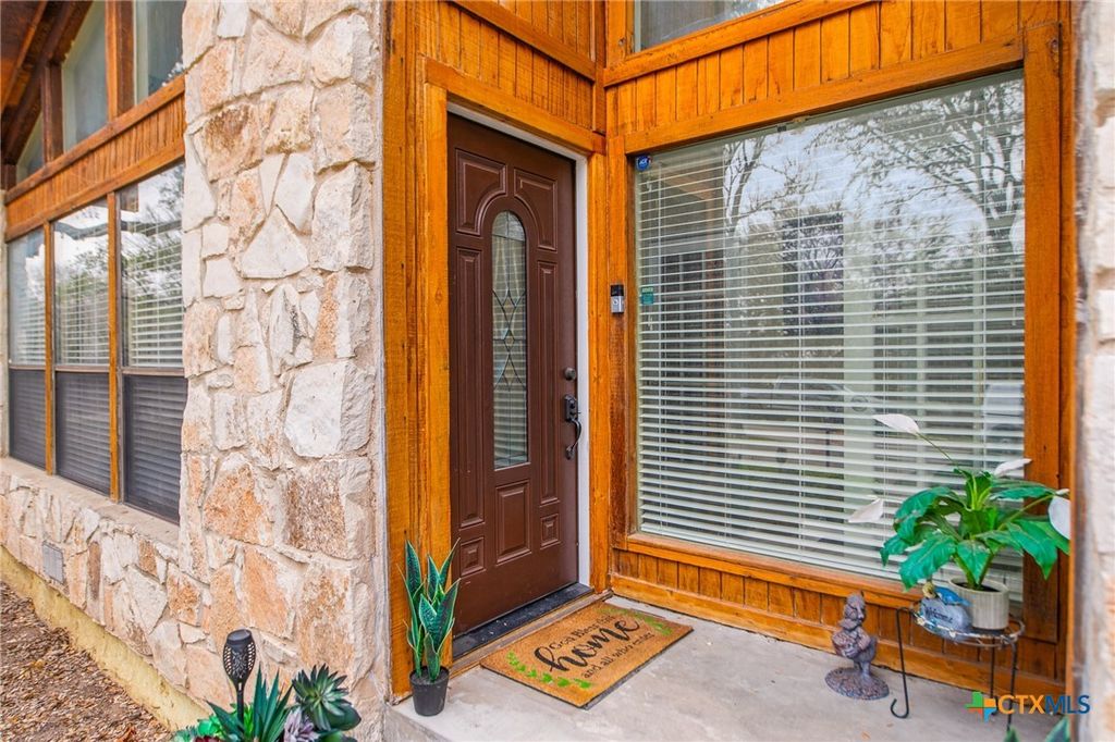 Photo of 101 Hunters Glen Drive, San Marcos, TX 78666 (MLS # 606037)