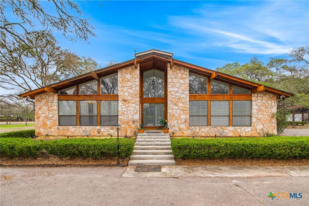 Photo of 101 Hunters Glen Drive, San Marcos, TX 78666 (MLS # 606037)