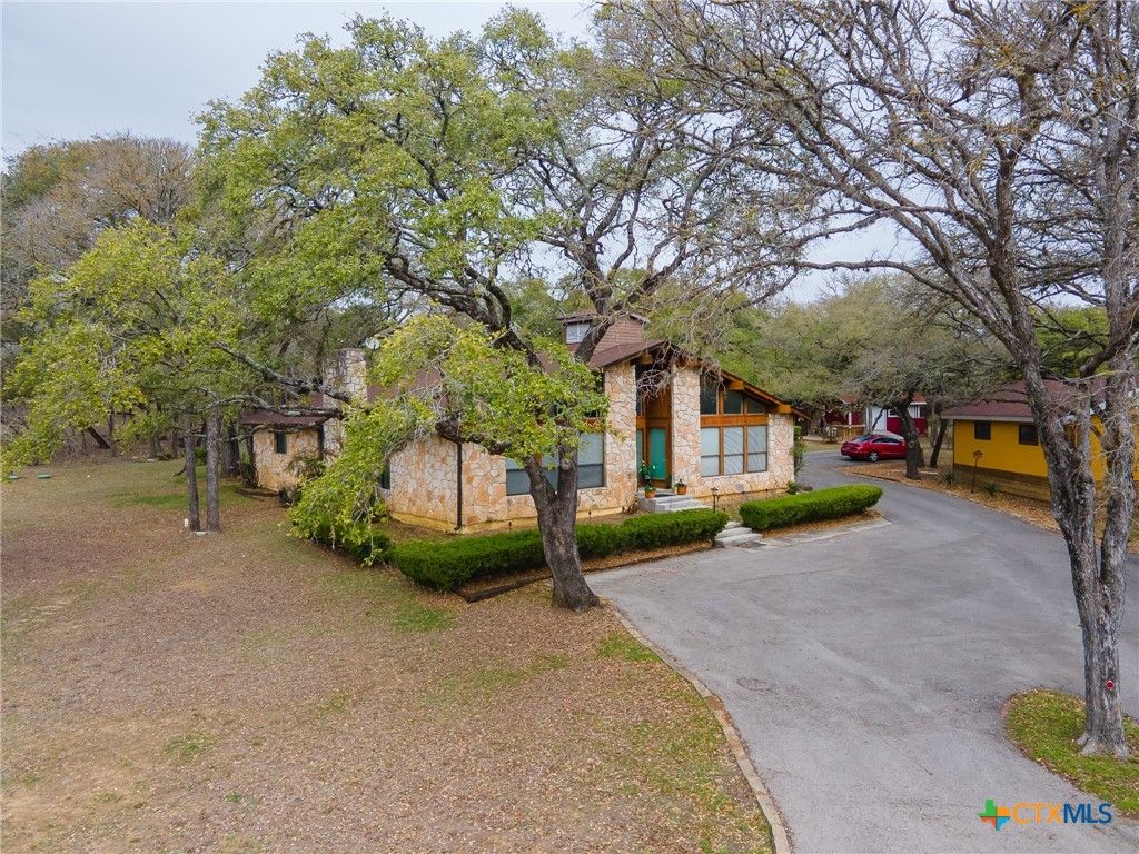 Photo of 101 Hunters Glen Drive, San Marcos, TX 78666 (MLS # 606037)