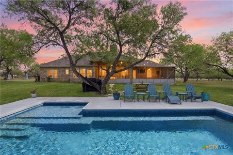 105 Old Campbell Road Seguin TX 78155