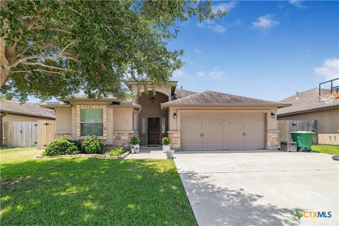 Photo of 111 Gabbiano Court, Victoria, TX 77904 (MLS # 621793)