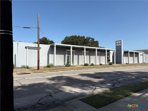 412 N Main Street Victoria TX 77901