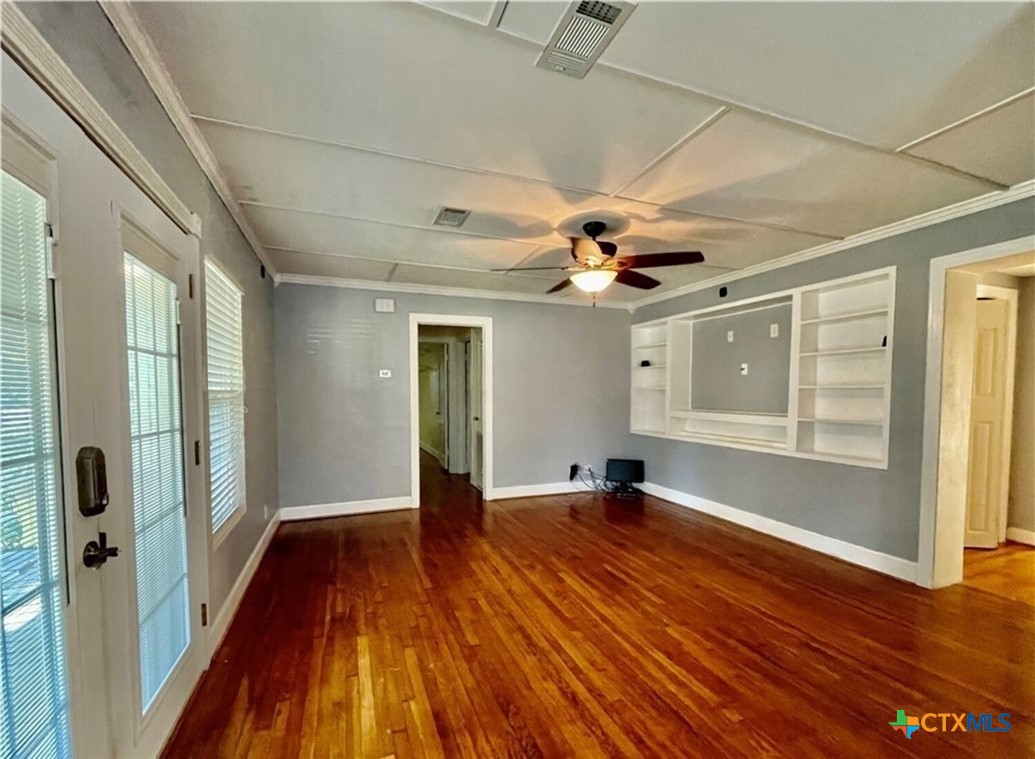 2001 E Forrest Street