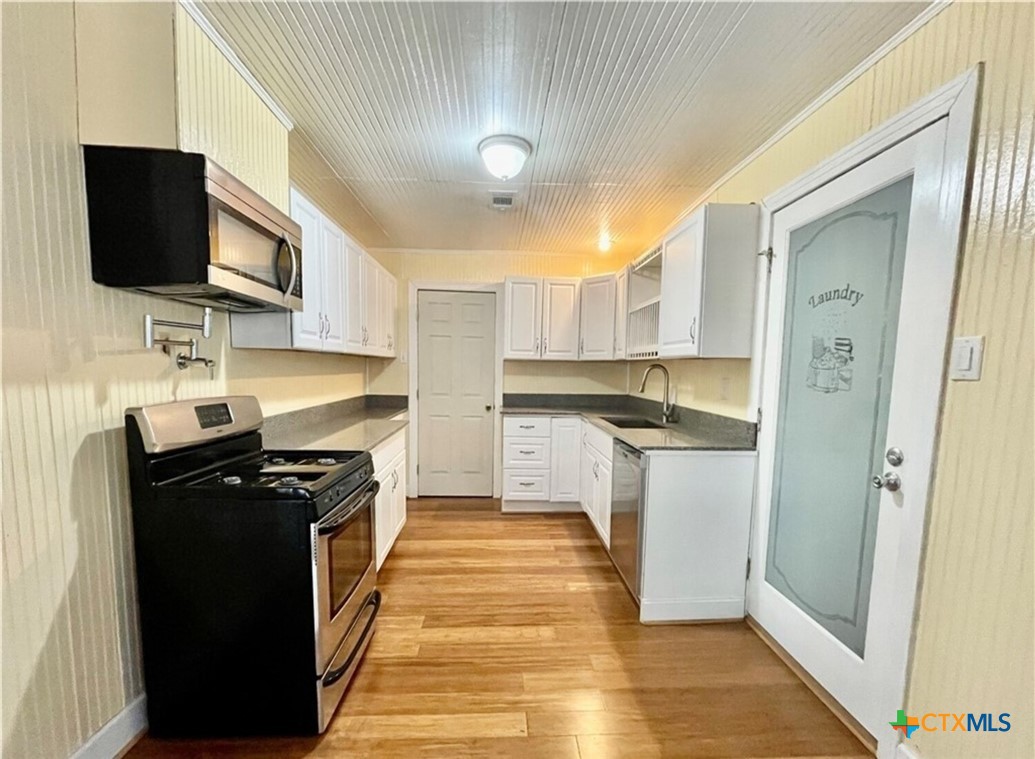 2001 E Forrest Street