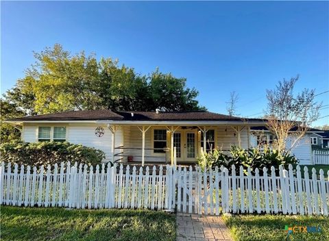 2001 E Forrest Street Victoria TX 77901