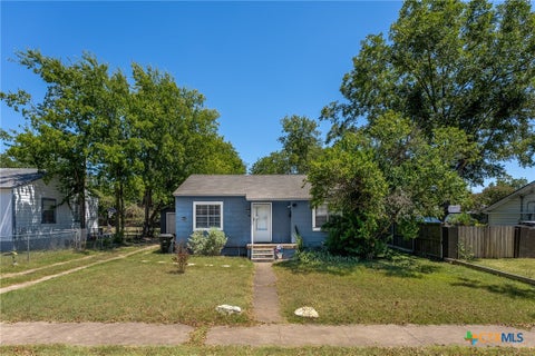 Photo of 1802 N 10th Street, Killeen, TX 76541 (MLS # 622932)