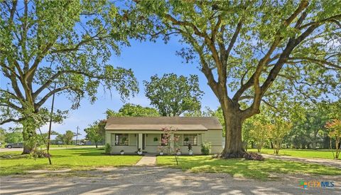 Photo of 101 Bowie Street, Martindale, TX 78655 (MLS # 618667)