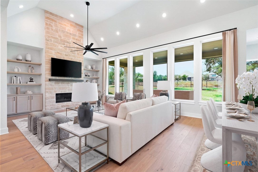 315 Leaning Rock Ridge