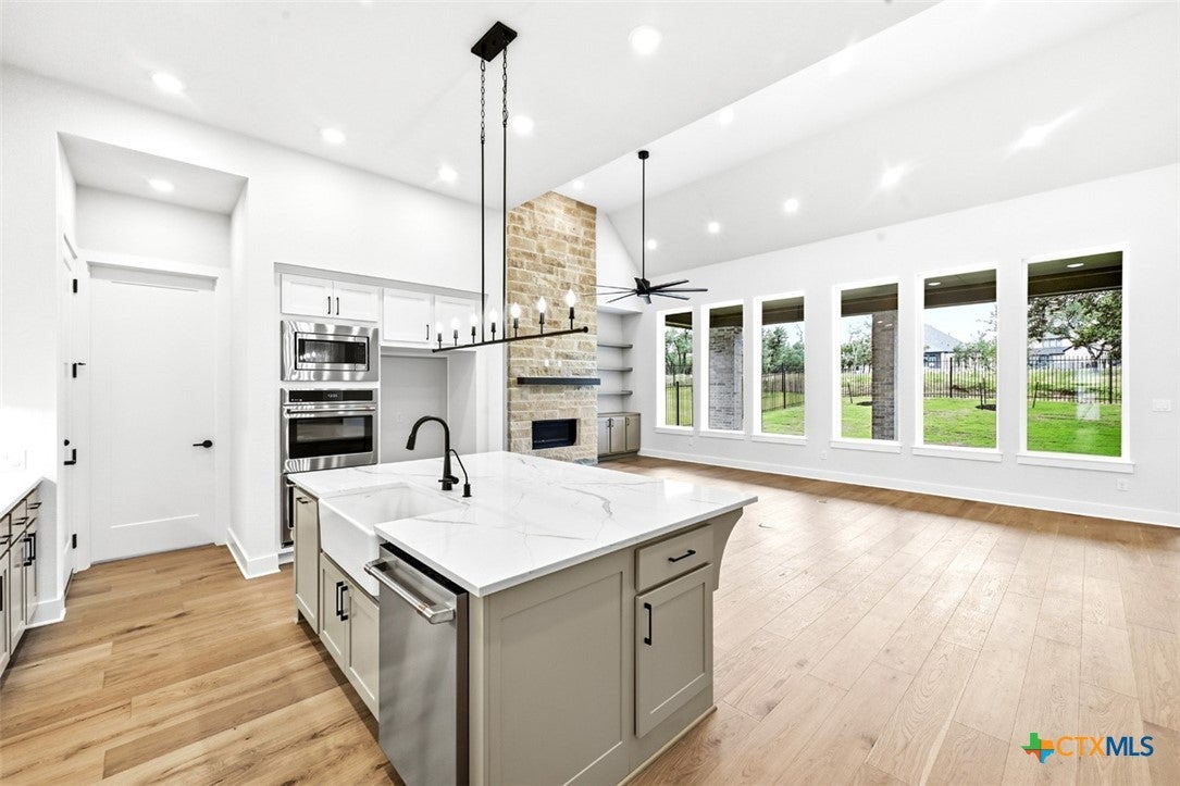 315 Leaning Rock Ridge