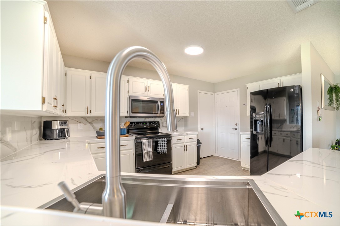 3106 Tom Lockett Drive