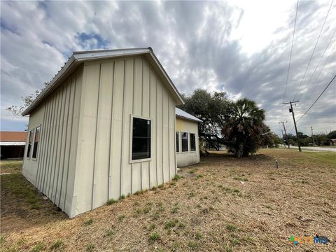 A home in Goliad