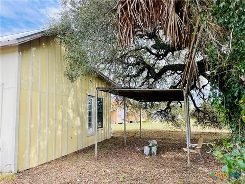 A home in Goliad