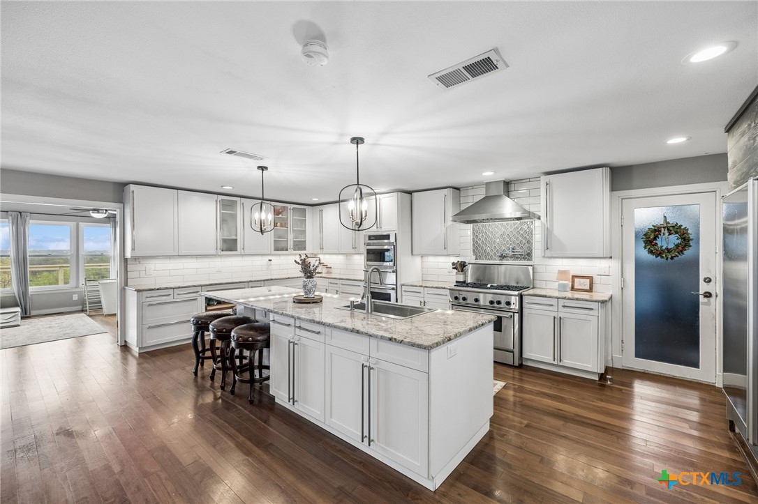 Photo 1 of 30 — 677 Floral Avenue, New Braunfels, TX 78130