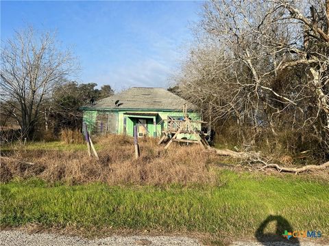 109 Horseshoe Bend Goliad TX 77963