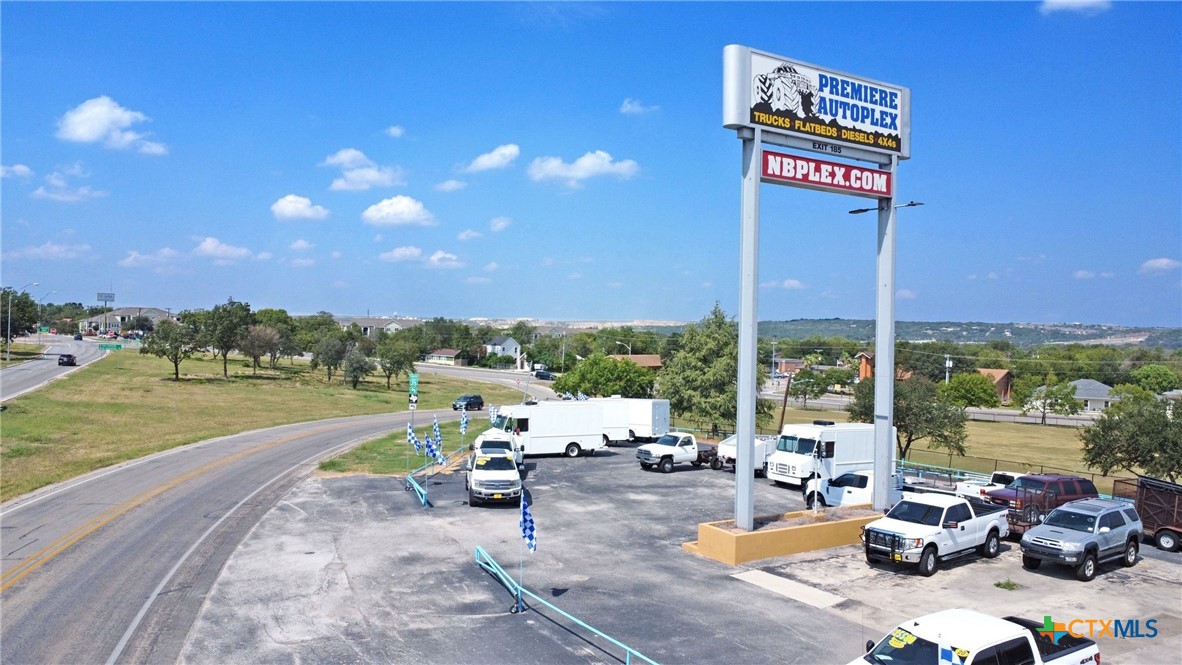 2250 S I-35 Expressway