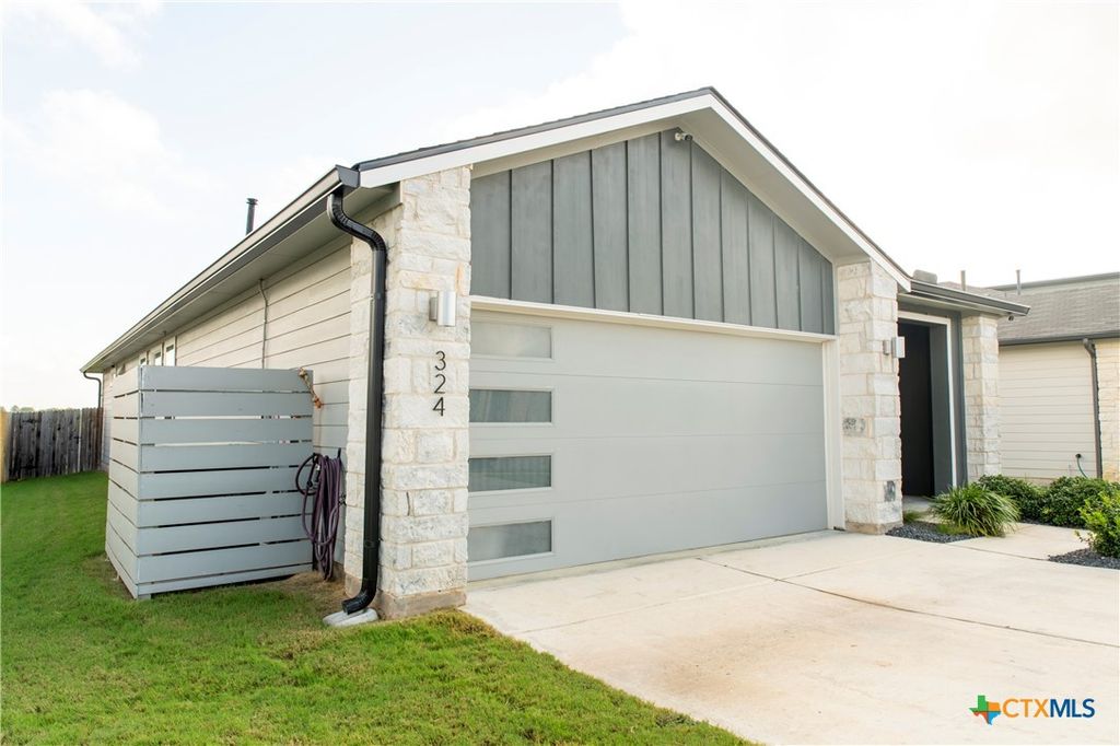 Photo of 324 Millbrook Boulevard, San Marcos, TX 78666 (MLS # 585720)