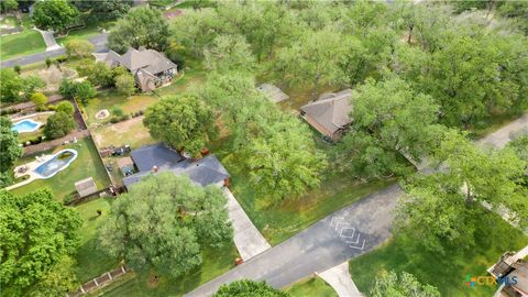 Photo of 427 Las Brisas, Seguin, TX 78155 (MLS # 612829)