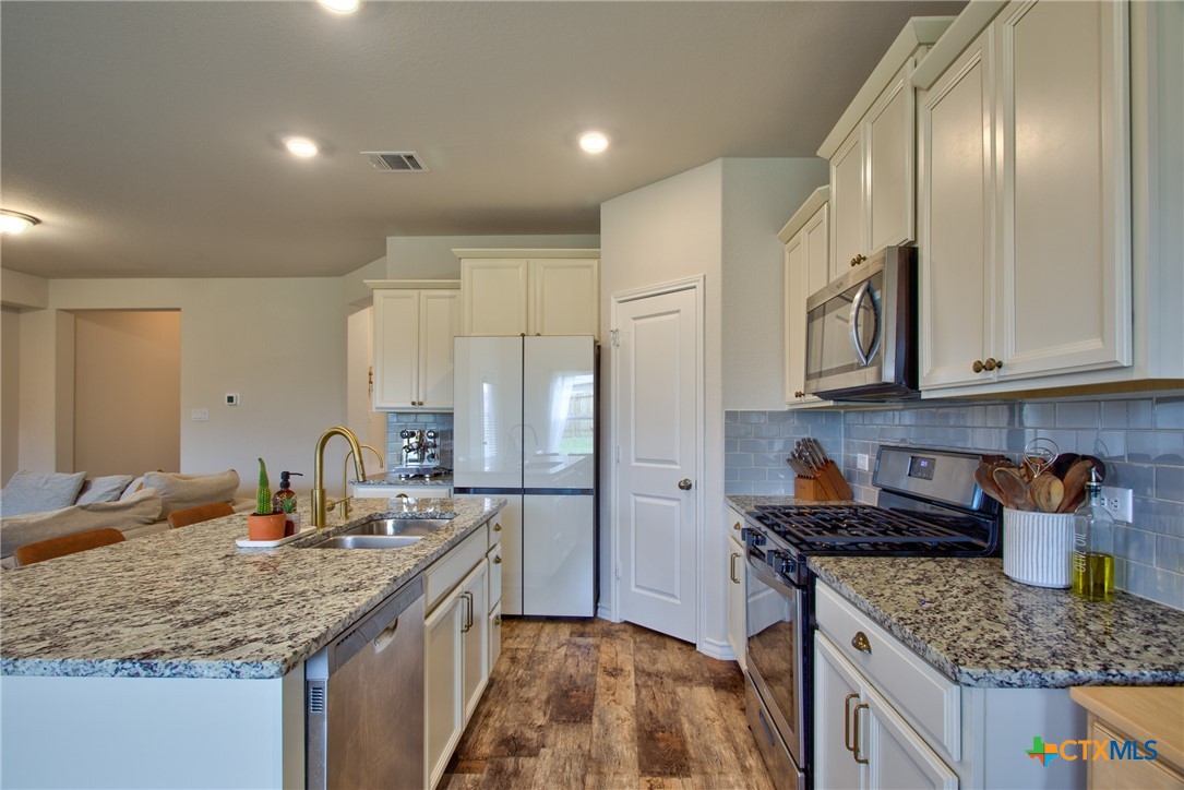 New Braunfels, Texas 78130, United States, 3 Bedrooms Bedrooms, ,2 BathroomsBathrooms,Residential,Pending,45274