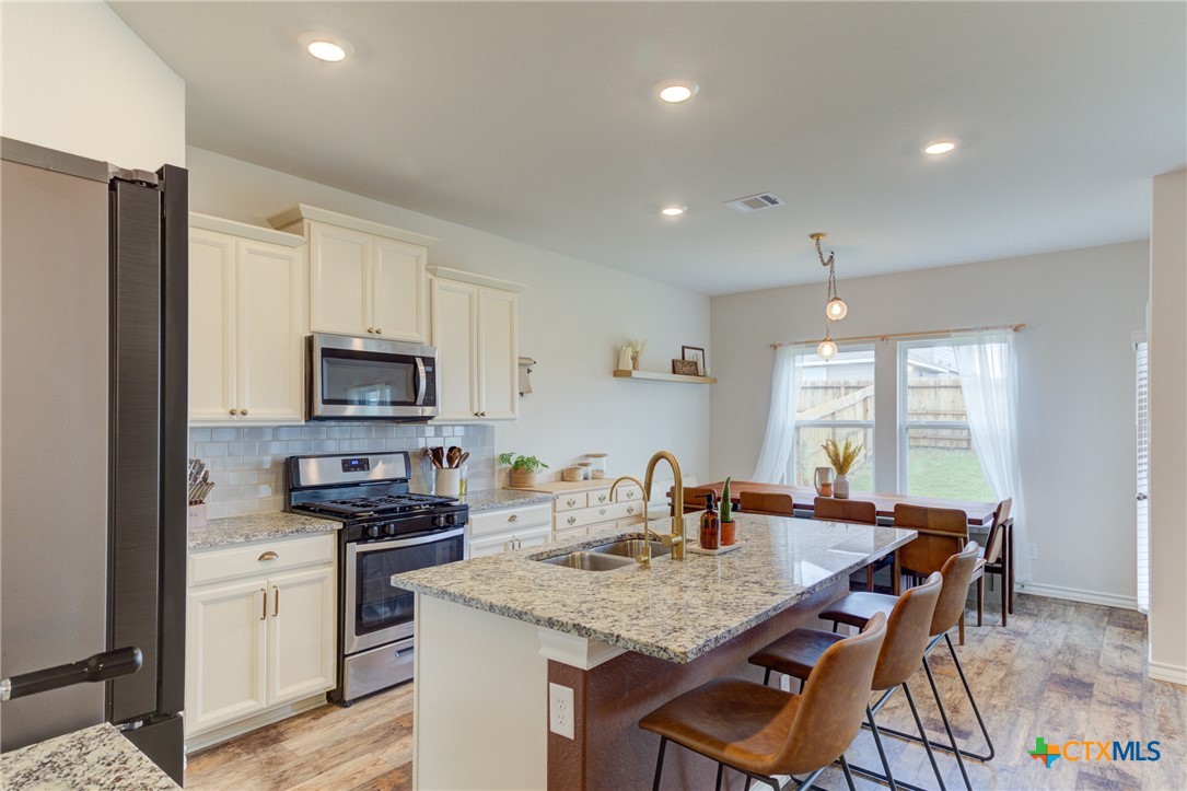 New Braunfels, Texas 78130, United States, 3 Bedrooms Bedrooms, ,2 BathroomsBathrooms,Residential,Pending,45274