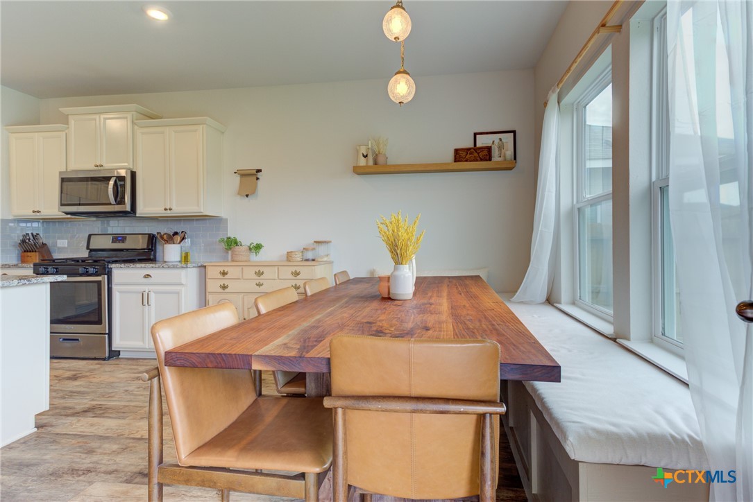 New Braunfels, Texas 78130, United States, 3 Bedrooms Bedrooms, ,2 BathroomsBathrooms,Residential,Pending,45274