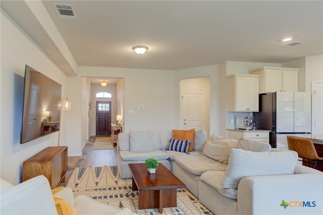 New Braunfels, Texas 78130, United States, 3 Bedrooms Bedrooms, ,2 BathroomsBathrooms,Residential,Pending,45274