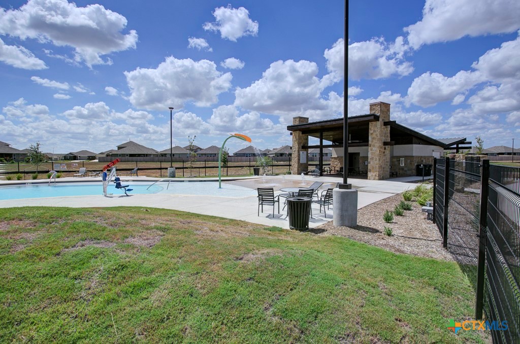 New Braunfels, Texas 78130, United States, 3 Bedrooms Bedrooms, ,2 BathroomsBathrooms,Residential,Pending,45274