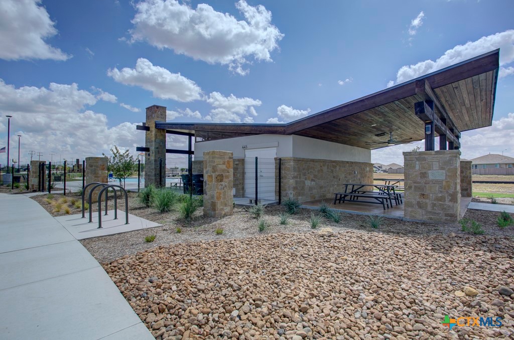 New Braunfels, Texas 78130, United States, 3 Bedrooms Bedrooms, ,2 BathroomsBathrooms,Residential,Pending,45274