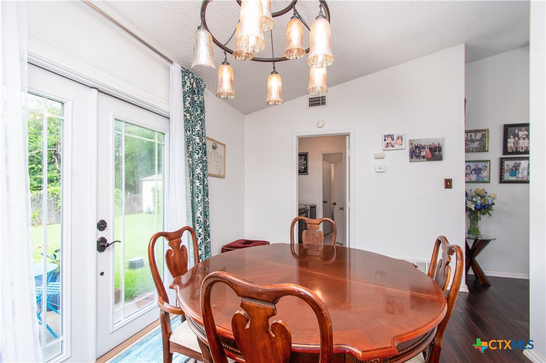 Belton, Texas 76513, United States, 3 Bedrooms Bedrooms, ,1 BathroomBathrooms,Residential,Active,175300