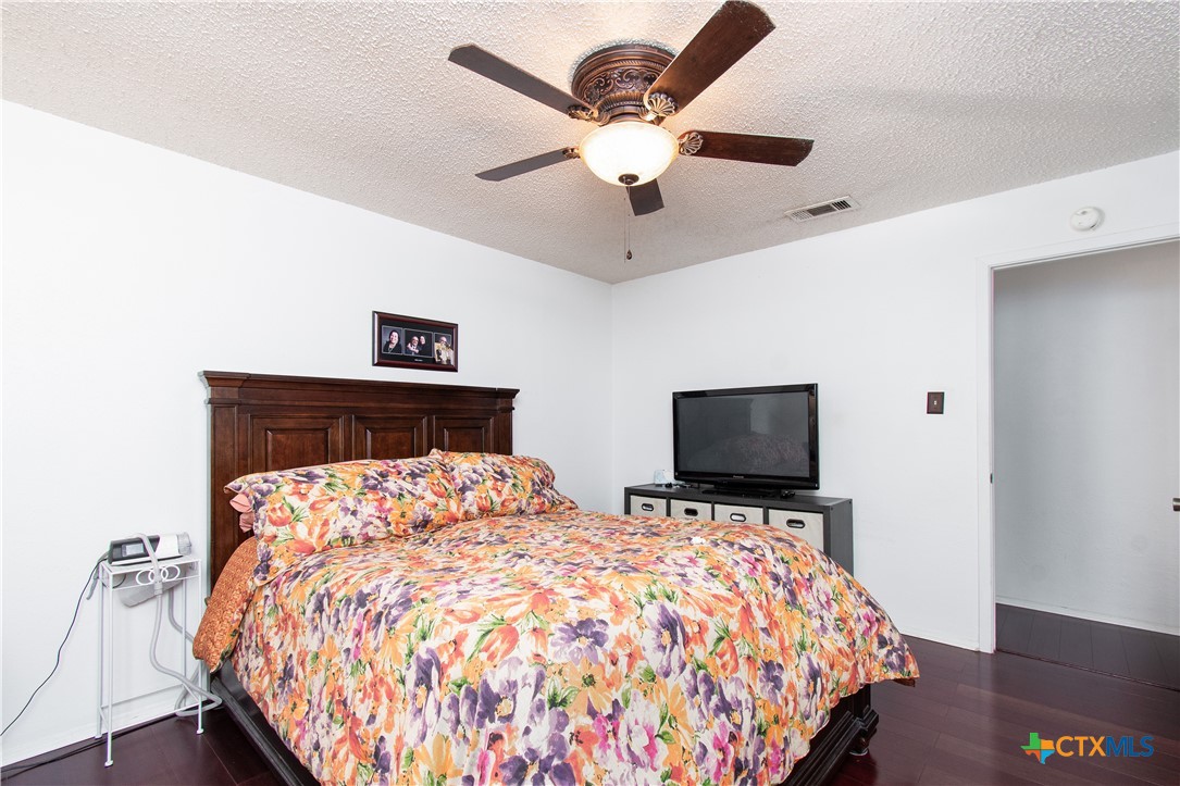 Belton, Texas 76513, United States, 3 Bedrooms Bedrooms, ,1 BathroomBathrooms,Residential,Active,175300