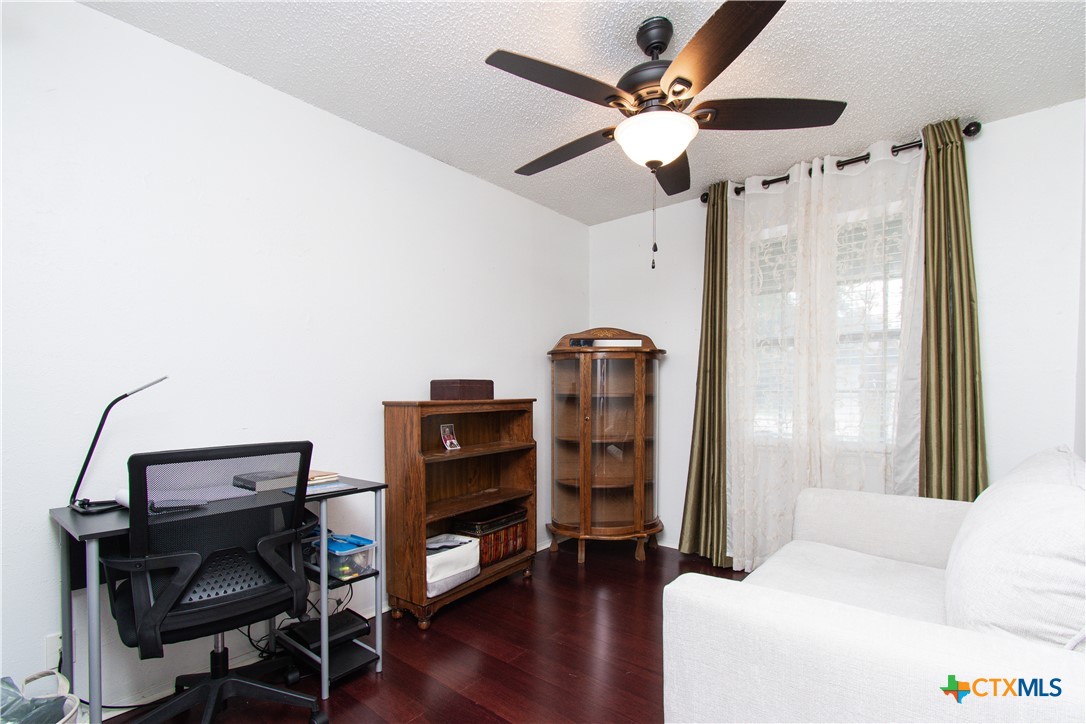 Belton, Texas 76513, United States, 3 Bedrooms Bedrooms, ,1 BathroomBathrooms,Residential,Active,175300