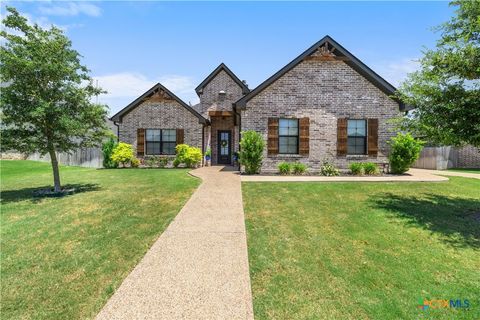 Photo of 932 Gallant Fox Road, Hewitt, TX 76643 (MLS # 619300)