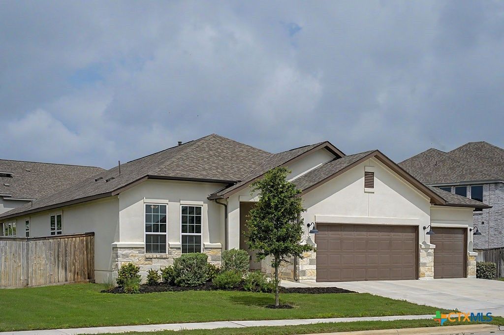 Photo of 247 Carolina Jasmine Drive, San Marcos, TX 78666 (MLS # 611601)