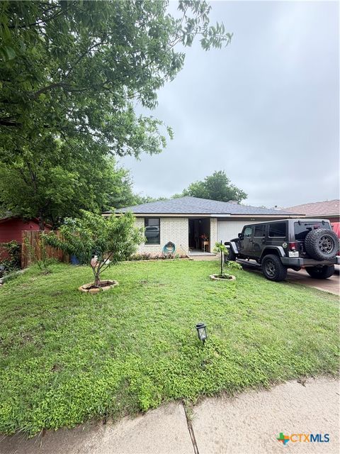 Photo of 806 N 5th Street, Copperas Cove, TX 76522 (MLS # 611573)