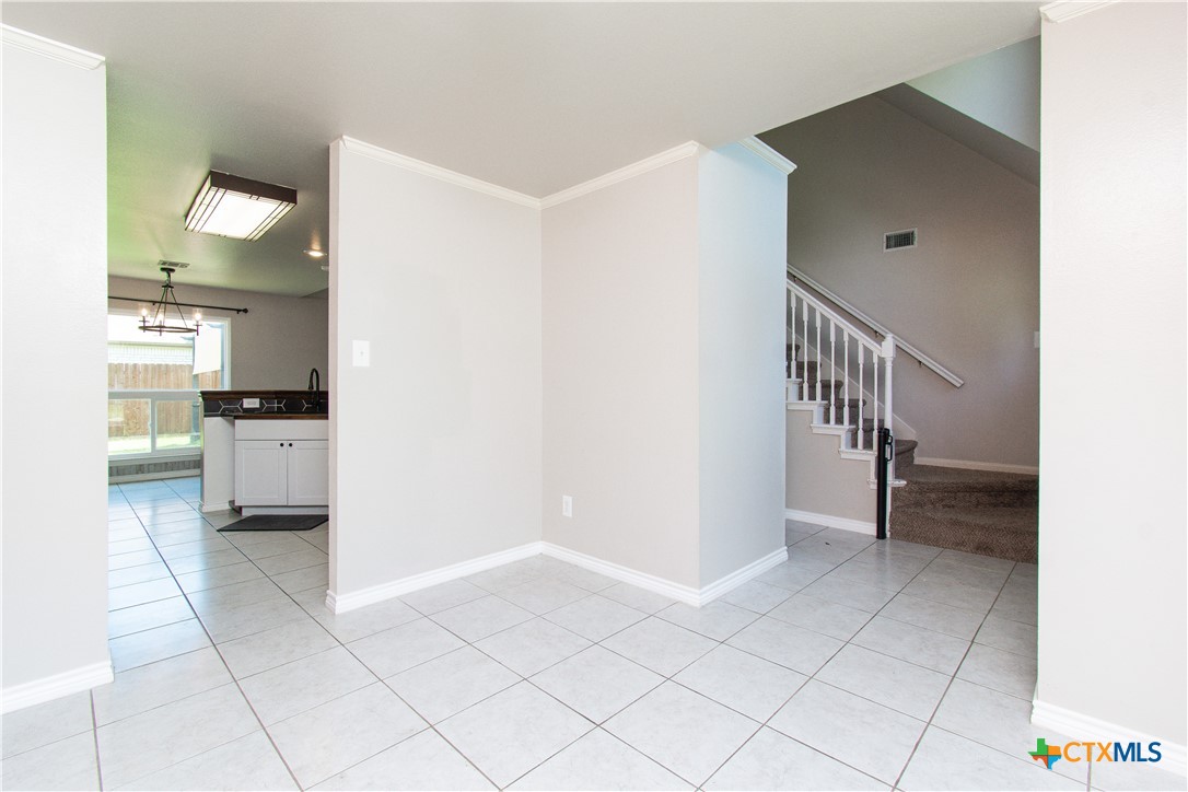 2318 Stratford Drive
