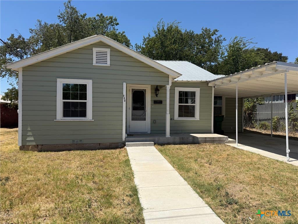 Photo of 111 N 16th Street, Gatesville, TX 76528 (MLS # 623015)