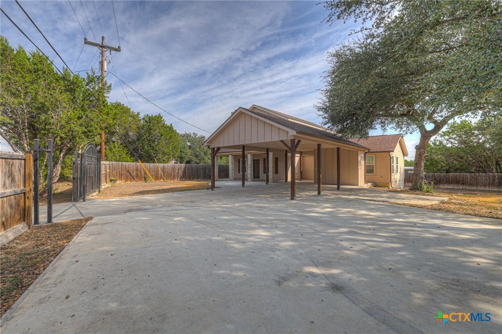 Photo of 1452 Lakeview Drive, Canyon Lake, TX 78133 (MLS # 626257)