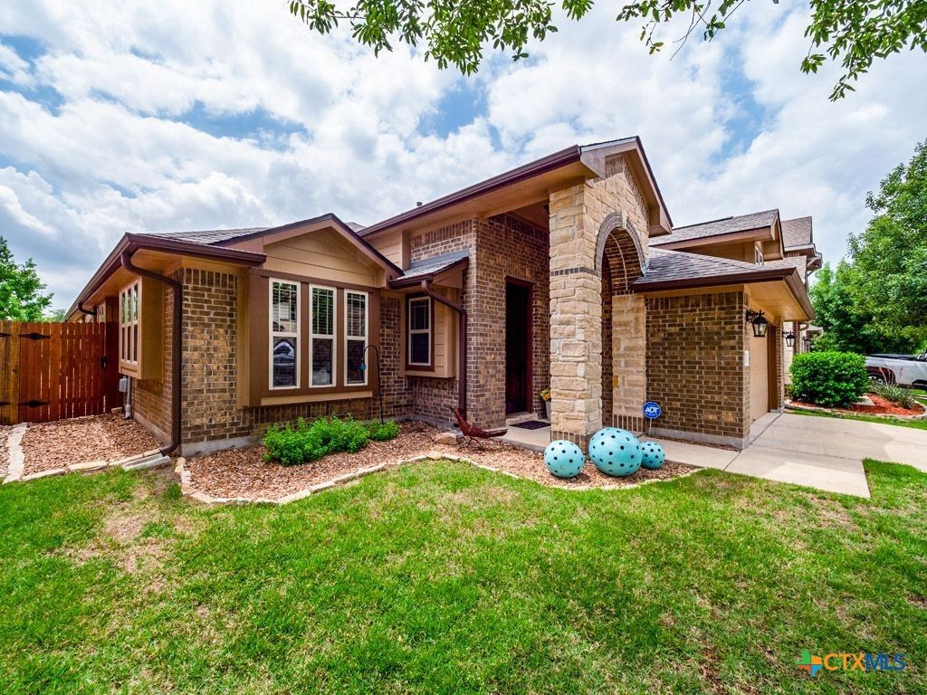 Photo of 226 Pincea Place, San Marcos, TX 78666 (MLS # 578198)