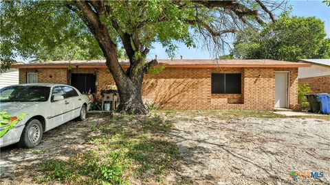 1144 Spruce Street Seguin TX 78155