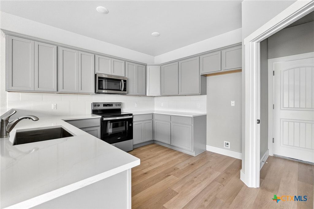 Photo of 827 Liberty Park Drive, Belton, TX 76513 (MLS # 610526)