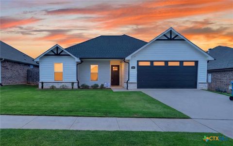 Photo of 1704 Forestdale Boulevard, Whitehouse, TX 75791 (MLS # 612453)