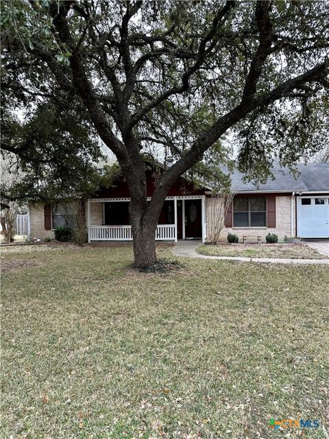 310 Vollentine Street Yoakum TX 77995