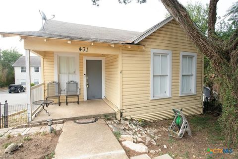 Photo of 431 Lindsey Street, San Marcos, TX 78666 (MLS # 613806)