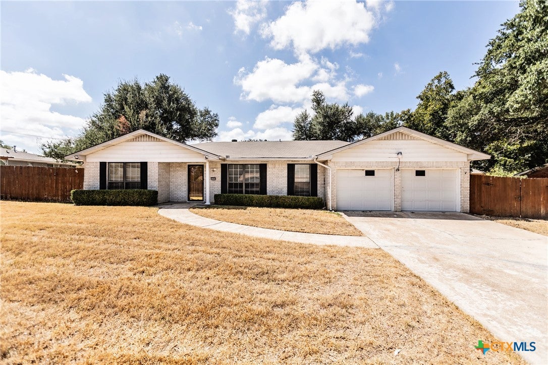 3205 Pin Oak Drive