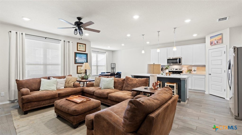 Photo of 2437 Hiddenbrooke Trace, Seguin, TX 78155 (MLS # 628074)
