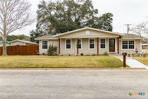 A home in Shiner