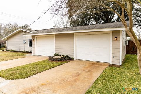 A home in Shiner