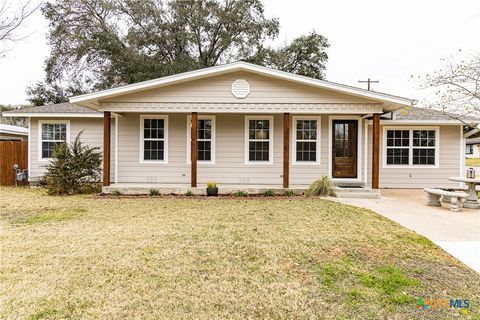 A home in Shiner