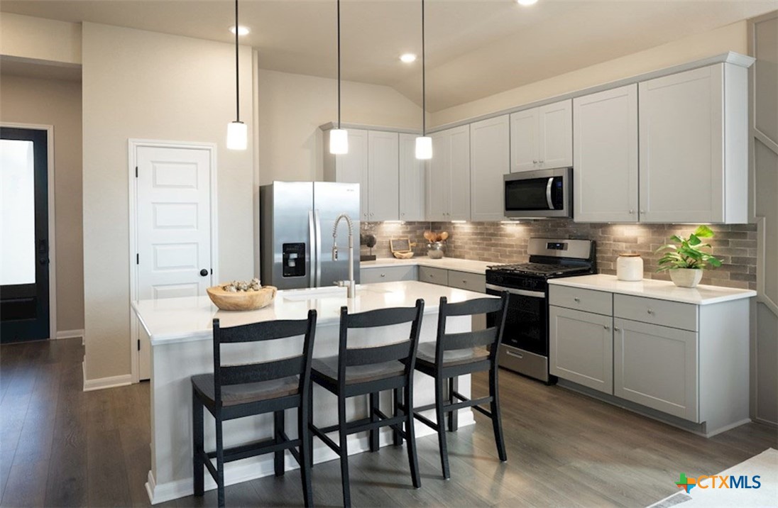 1615 Bartlett Square