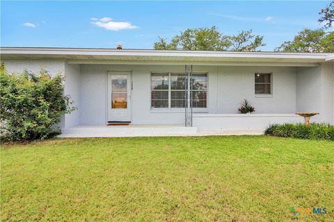 Photo of 1008 W Avenue D, Belton, TX 76513 (MLS # 613991)